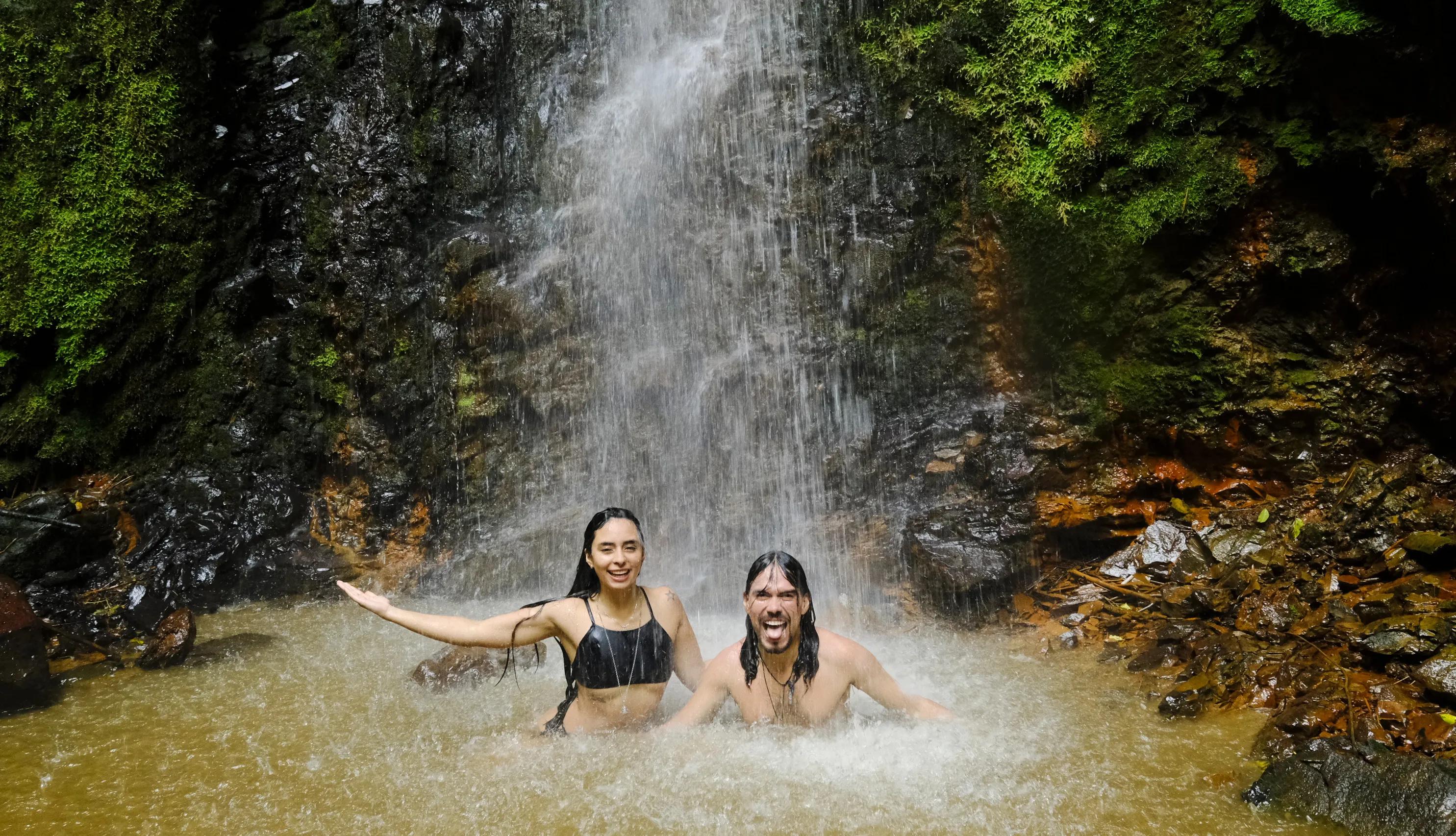 Imagen de un río en La Vega, Colombia