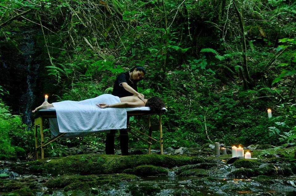 Imagen de un río en La Vega, Colombia